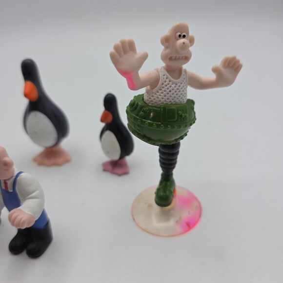 Wallace & Gromit and Chicken Run Figurine Set - Picture 9 of 13